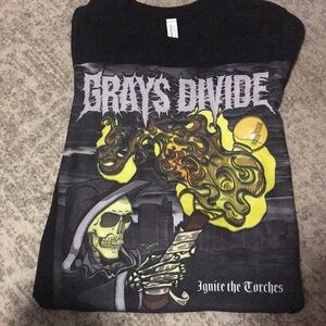 Grays Divide Tee Small